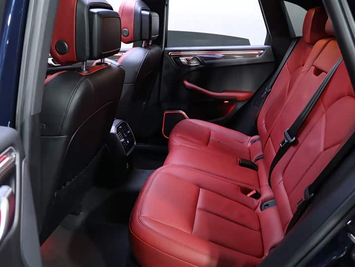 Porsche Macan 2020 Macan 2.0 T — фото 17