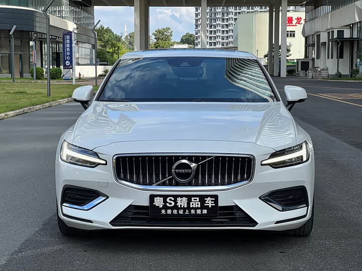 Volvo S60 2022 B 4 — фото 2