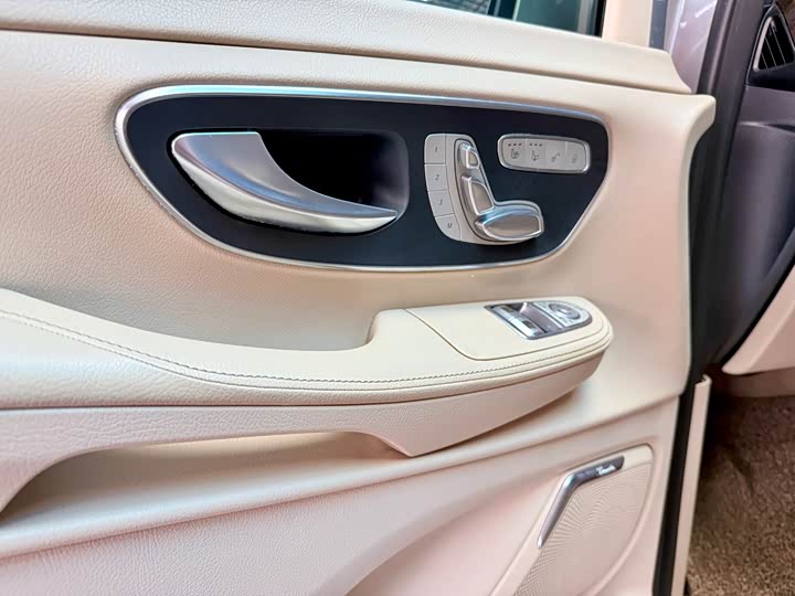 Mercedes-Benz V-Class 2016 V 260 L — фото 9