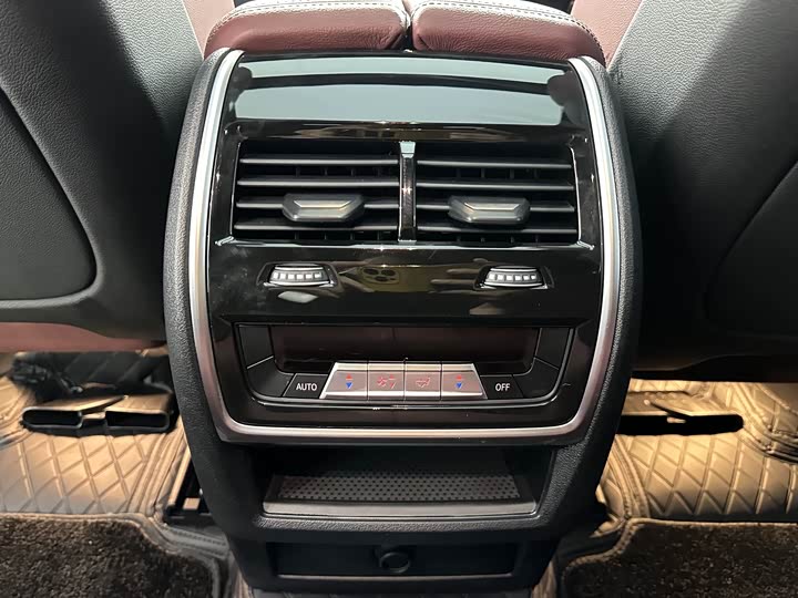 BMW X6 2022 x Drive 40i M — фото 19