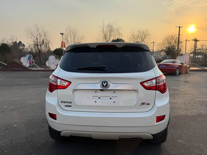 Changan CS35 2016 1.6 L ATLuxury V — фото 6