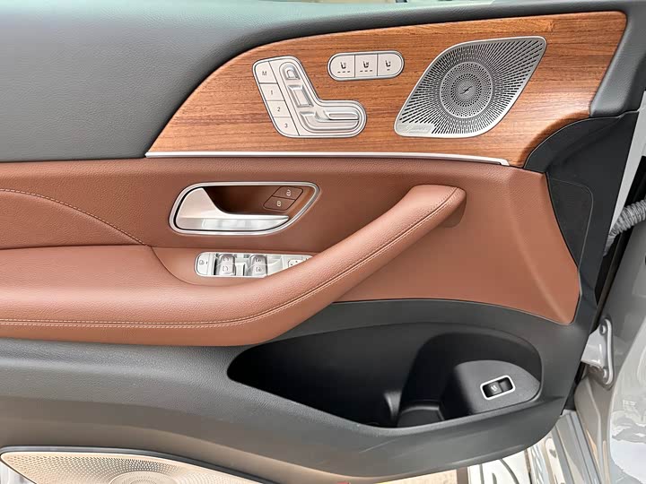 Mercedes-Benz GLS 2024 GLS 450 4 MATIC Luxury — фото 11