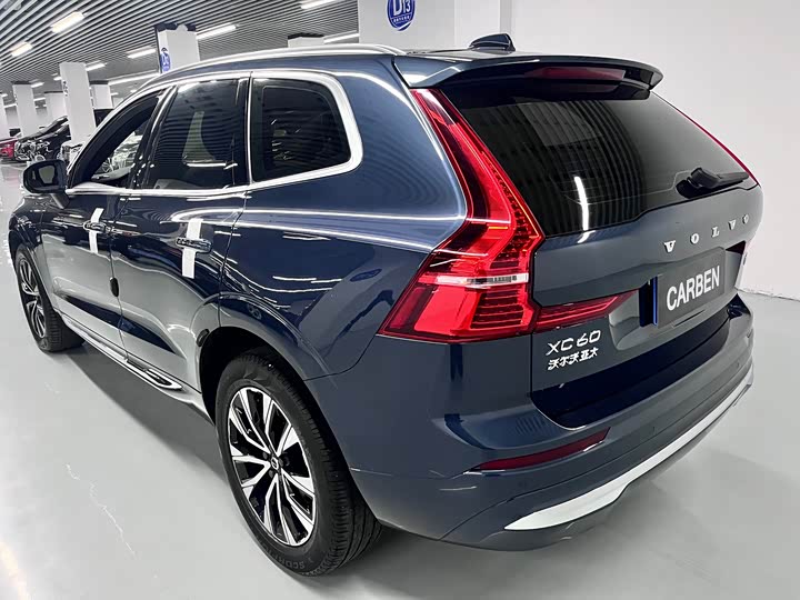 Volvo XC60 2025 B 5 4 WD — фото 13