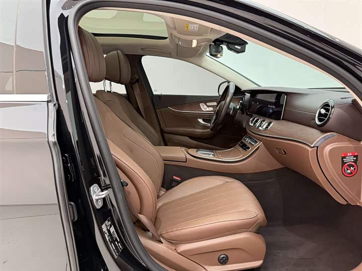 Mercedes-Benz E-Class 2023 E 300 L — фото 19