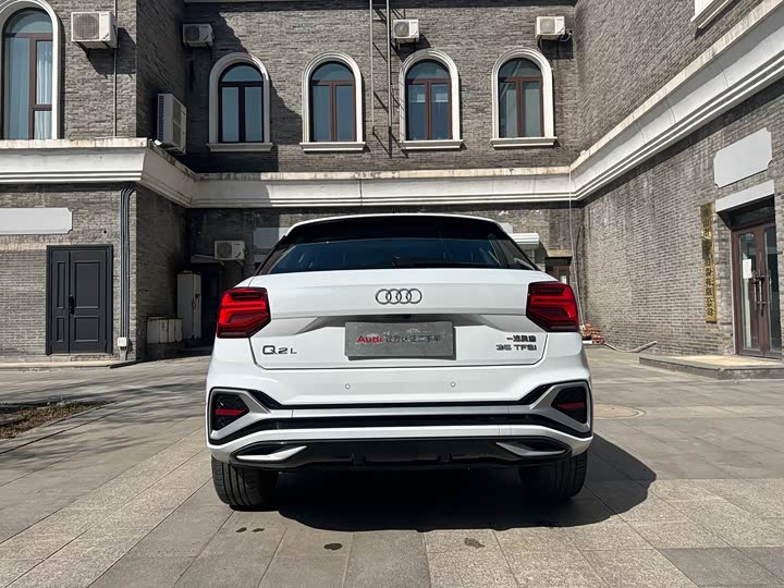 Audi Q2L 2024 35 TFSI — фото 5