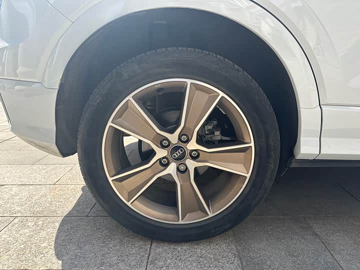 Audi Q2L 2024 35 TFSI — фото 15