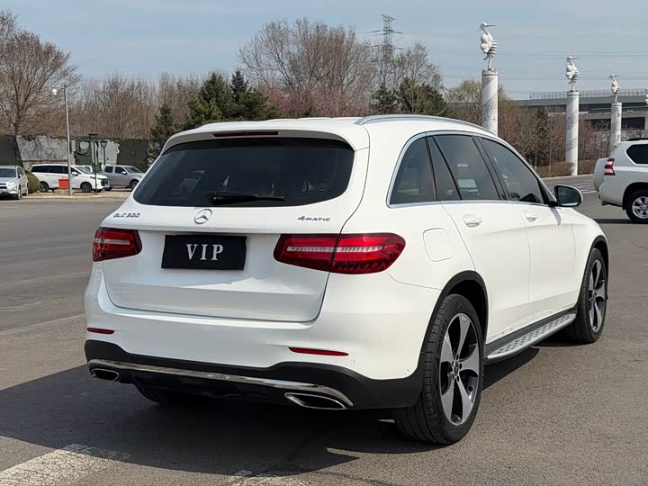 Mercedes-Benz GLC 2018 GLC 300 4 MATIC — фото 5