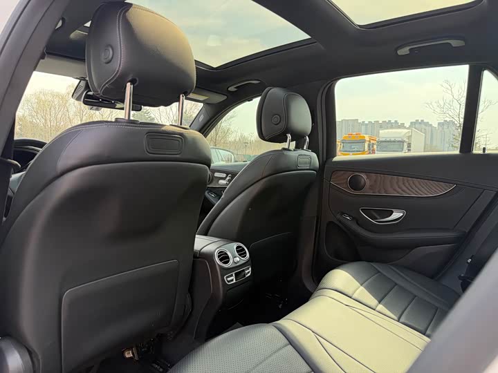 Mercedes-Benz GLC 2018 GLC 300 4 MATIC — фото 8