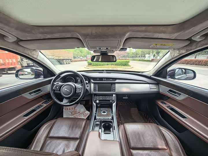 Jaguar XFL 2017 XFL 2.0 T 240 PS — фото 4