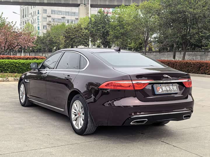 Jaguar XFL 2017 XFL 2.0 T 240 PS — фото 18