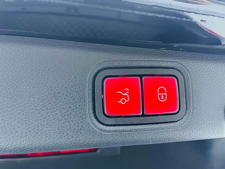 Mercedes-Benz E-Class 2019 E 300 L Luxury — фото 8