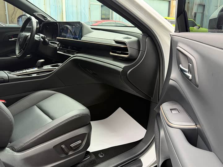 Toyota Sport 2023 2.5 L Sport Cross HEV 2 WD — фото 7