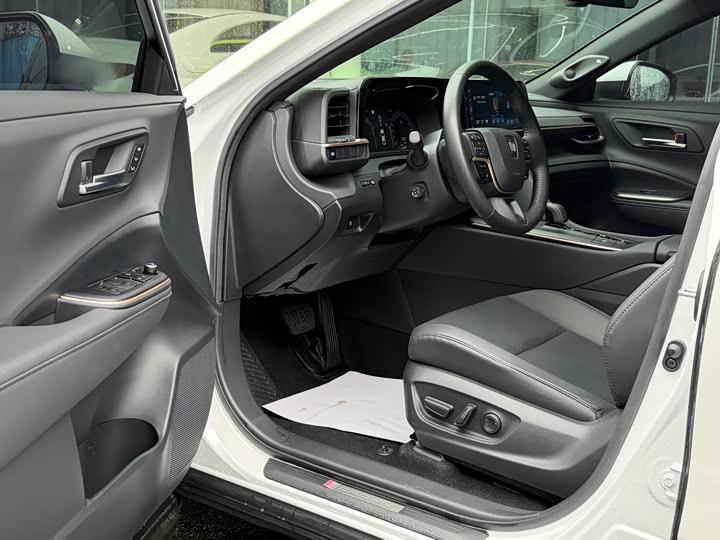 Toyota Sport 2023 2.5 L Sport Cross HEV 2 WD — фото 14