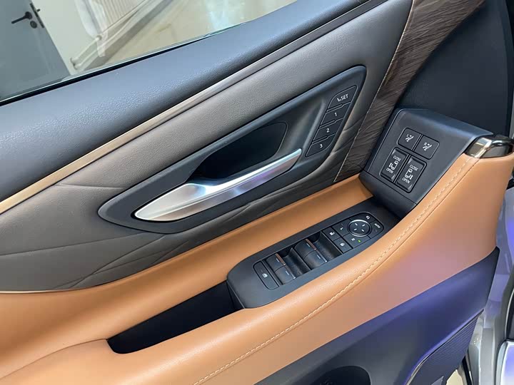 Toyota Vellfire — фото 33