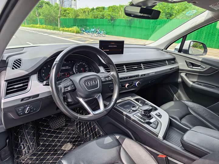 Audi Q7 40 TFSI S line спорт — фото 7