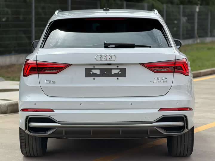Audi Q3 2023 35 TFSI (1.5 T) — фото 8