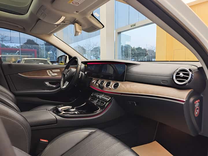 Mercedes-Benz E-Class 2016 E 300 L — фото 34