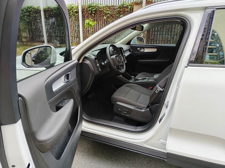 Volvo XC40 2021 T 3 — фото 10