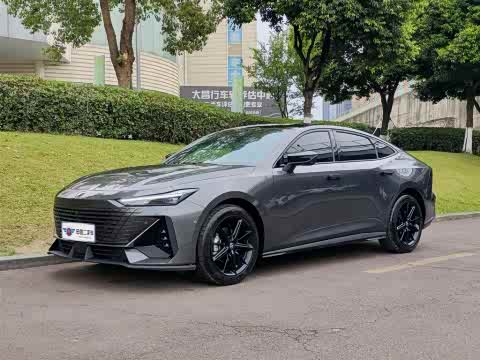 Changan UNI-V 2023 1.5 T Premium — фото 12