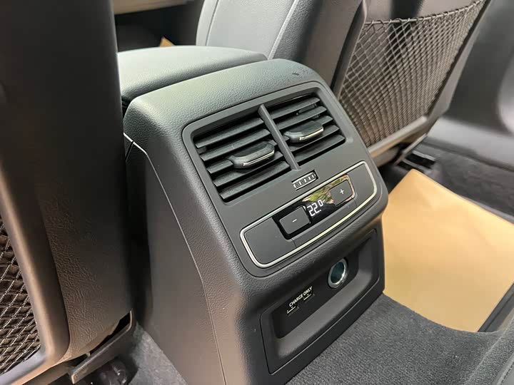 Audi A5 2024 Sportback 40 TFSI quattro — фото 8