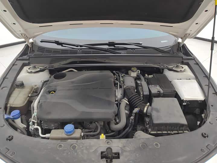 Changan UNI-V 2022 1.5 T — фото 10