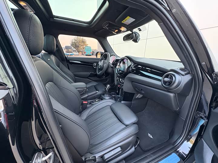 MINI Hatch — фото 14