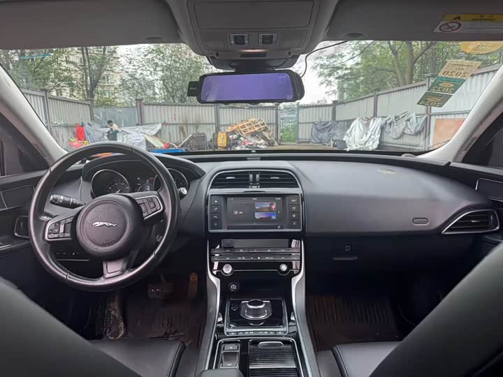 Jaguar XEL 2018 2.0 T 200 PS — фото 7