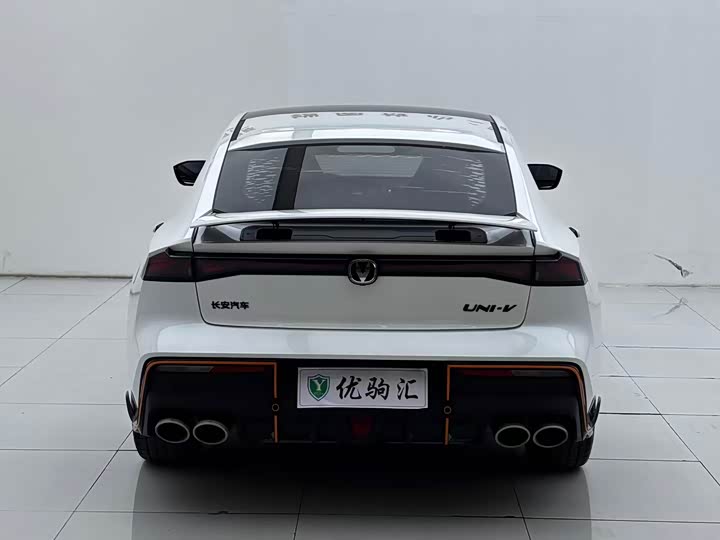 Changan UNI-V 2023 2.0 T — фото 6