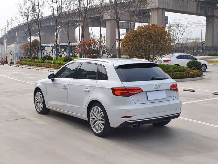 Audi A3 2017 Sportback 40 TFSI — фото 5