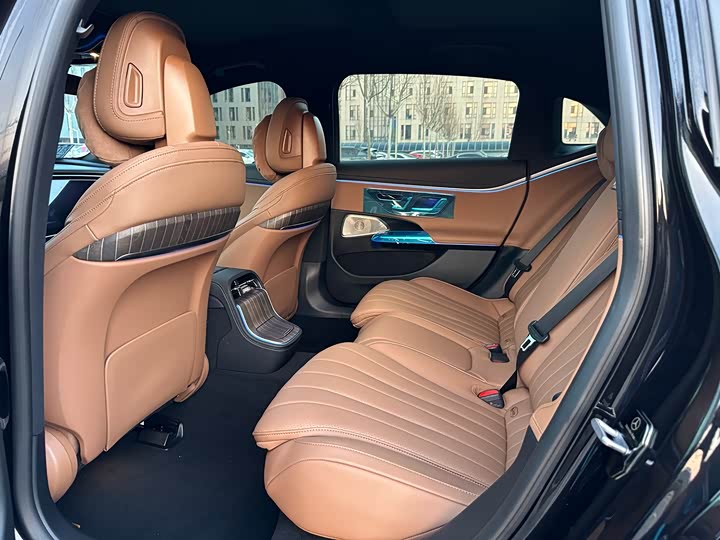 Mercedes-Benz E-Class 2025 E 300 L Luxury — фото 7