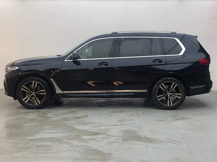 BMW X7 2021 x Drive 40i M — фото 3