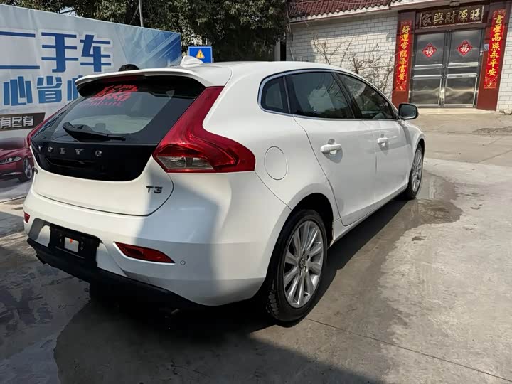 Volvo V40 2017 T 3 — фото 5