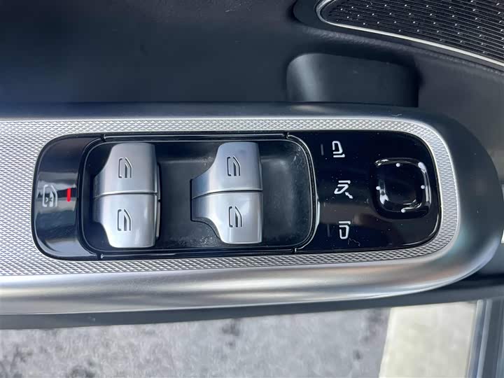 Mercedes-Benz E-Class 2024 E 300 L — фото 10