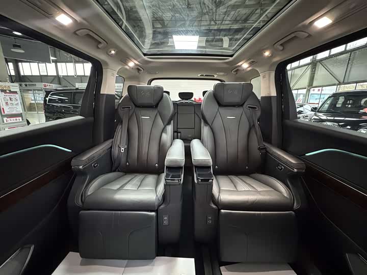 Hongqi HQ9 PHEV 2024 2.0 T 4 WD — фото 13