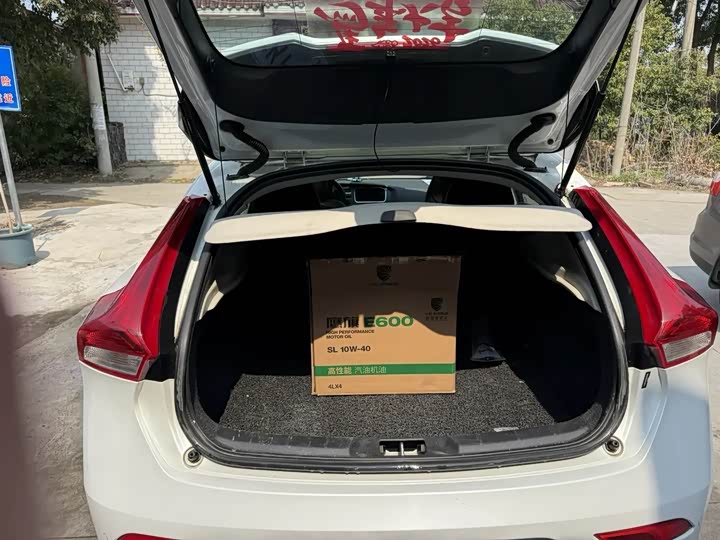 Volvo V40 2017 T 3 — фото 10