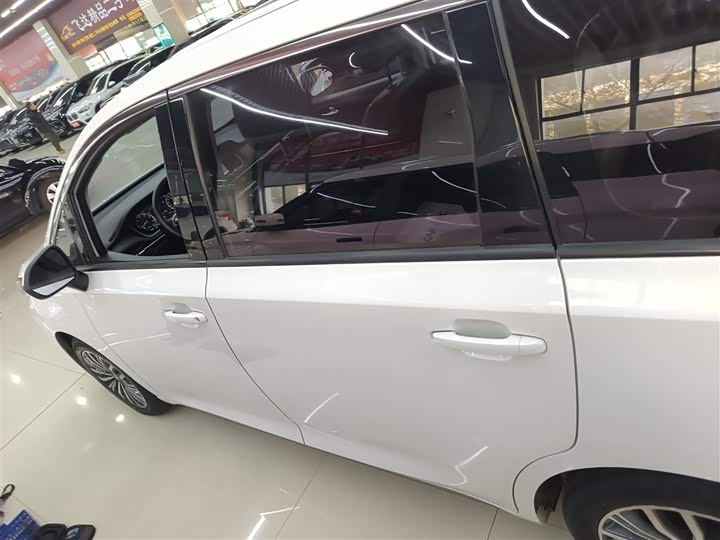 Trumpchi M6 2021 270 T DCT ( ) — фото 21