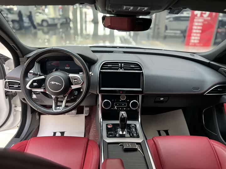 Jaguar XEL 2022 2.0 T 250 PS R-DYNAMIC S — фото 10