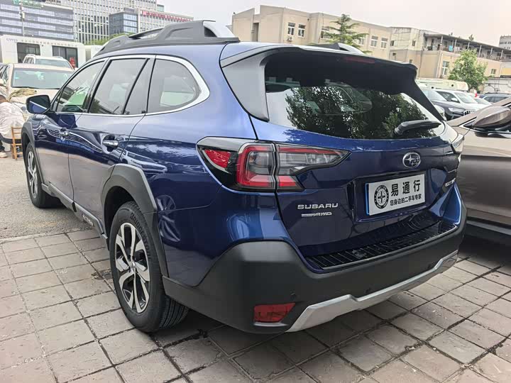 Subaru Outback — фото 15