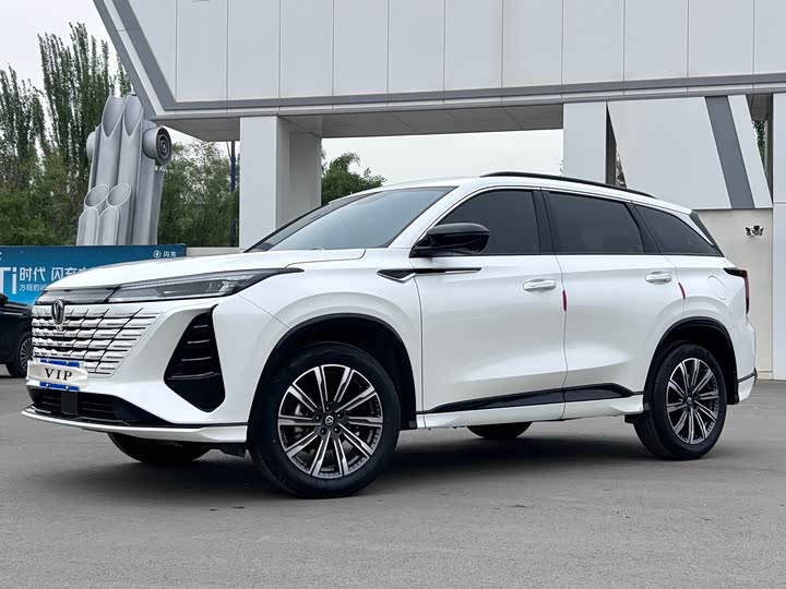 Changan CS75 PLUS 2024 1.5 T — фото 1