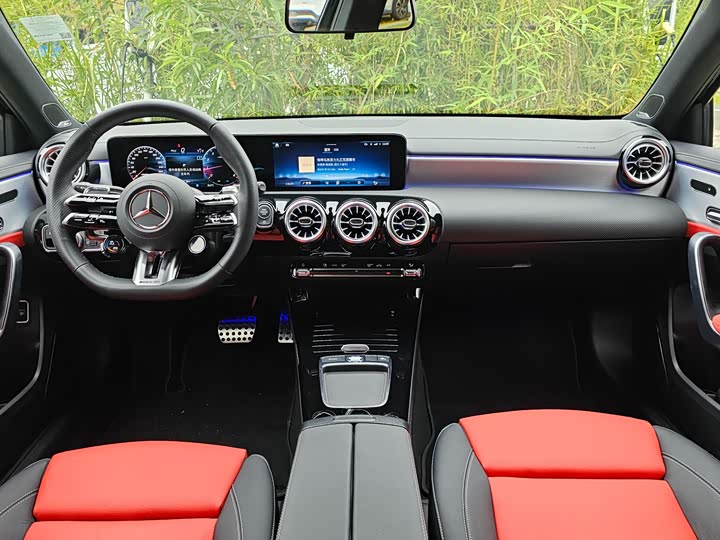 Mercedes-Benz A-Class 2025 AMG A 35 L 4 MATIC — фото 5