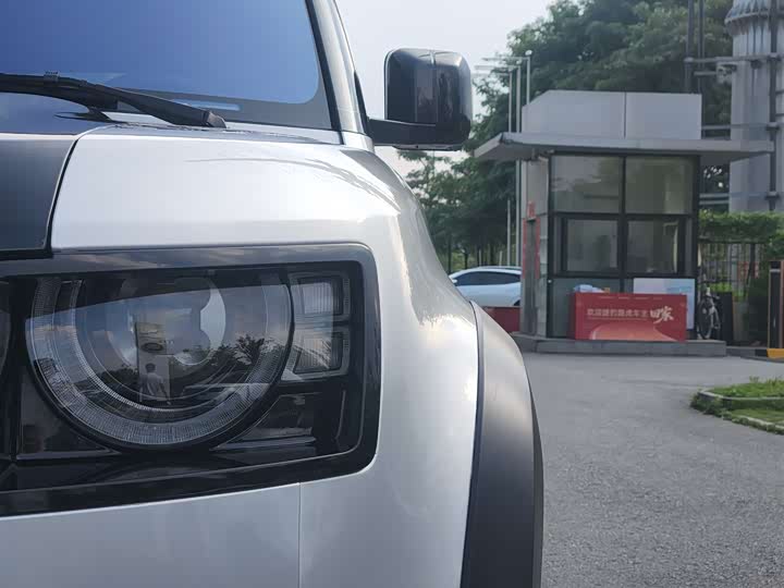 Land Rover Defender — фото 11