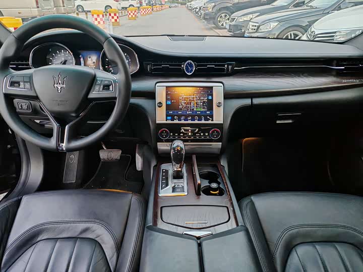 Maserati Quattroporte — фото 7