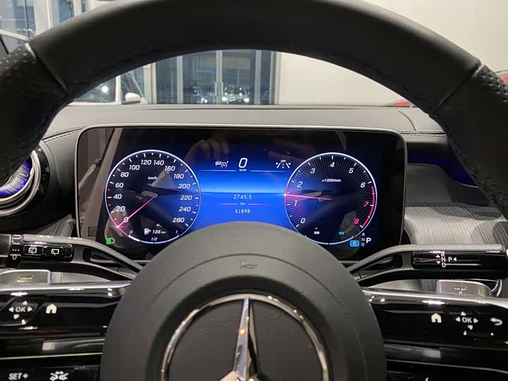 Mercedes-Benz GLC 2024 GLC 260 L 4 MATIC Luxury 5 — фото 6