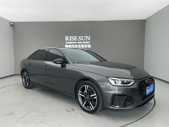 Audi A4L 2022 40 TFSI — фото 3