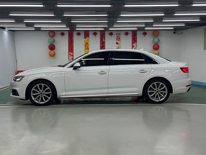 Audi A4L 2018 30 40 TFSI — фото 4