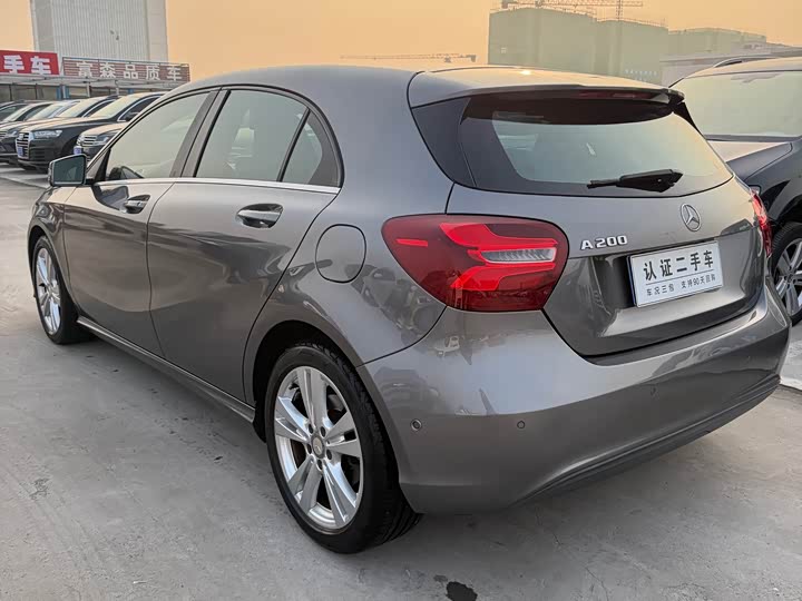 Mercedes-Benz A-Class 2017 A 200 — фото 6