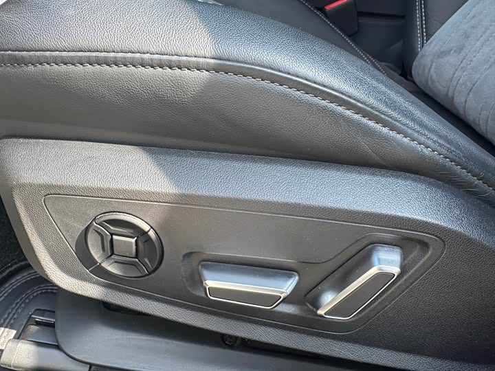 Audi A6L 2023 45 TFSI — фото 25