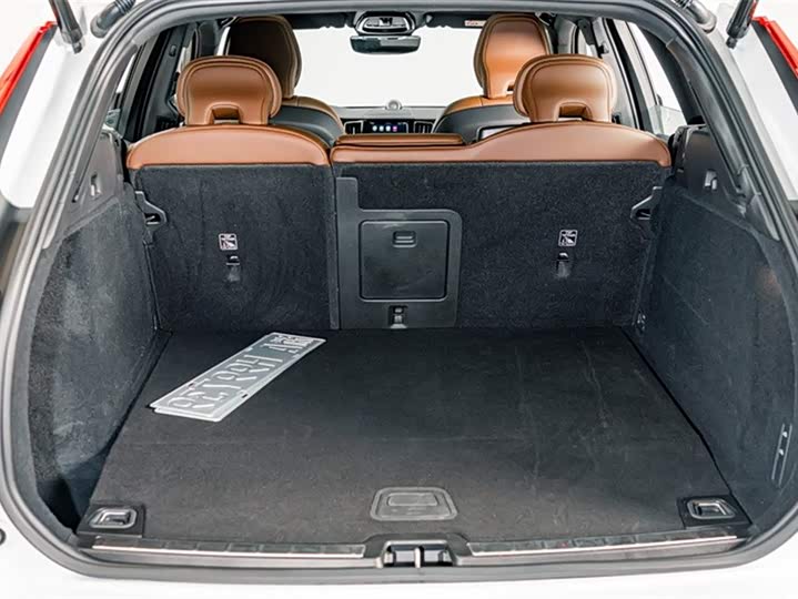 Volvo XC60 Hybrid 2025 Hybrid 4 WD — фото 26
