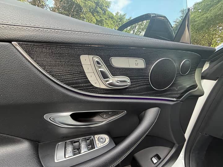 Mercedes-Benz E-Class 2017 E 200 4 MATIC — фото 7