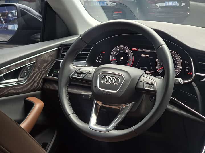 Audi Q8 2019 55 TFSI — фото 16